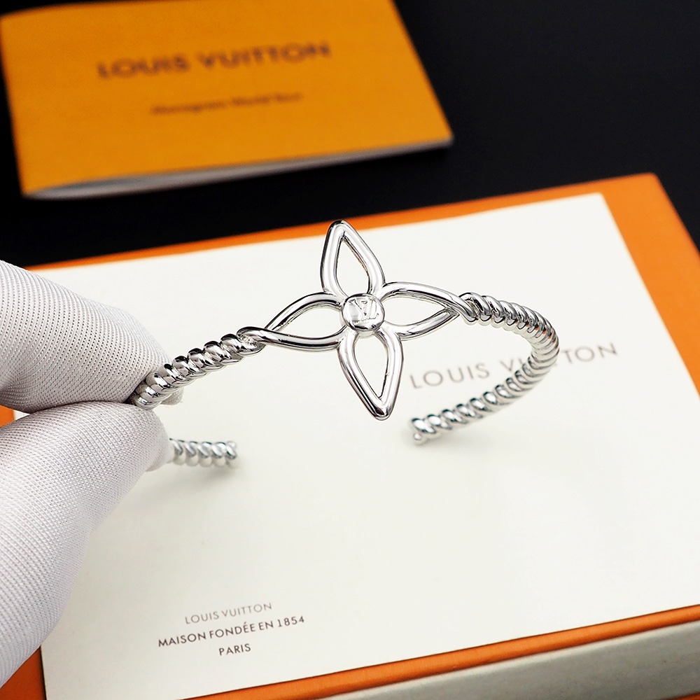 Louis Vuitton Nautical Rigid Bracelet    - DesignerGu