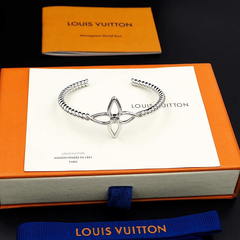 Louis Vuitton Nautical Rigid Bracelet    - DesignerGu