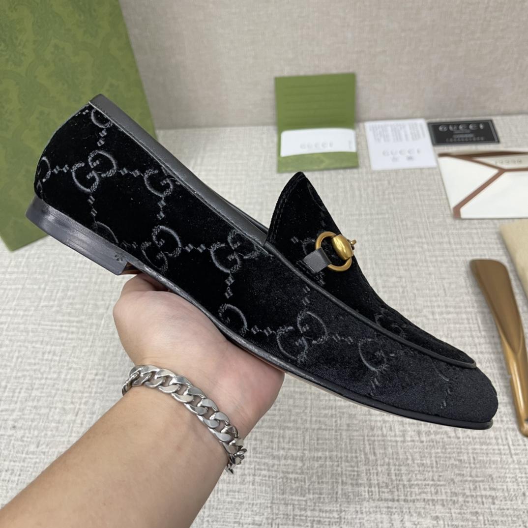 GUCCI Jordaan GG Velvet Loafer - DesignerGu