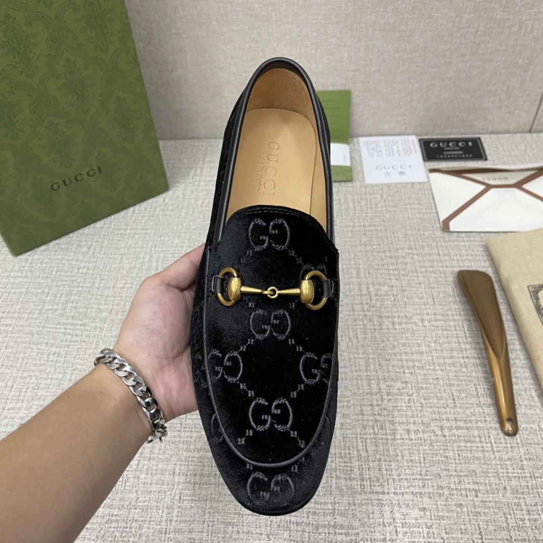 GUCCI Jordaan GG Velvet Loafer - DesignerGu