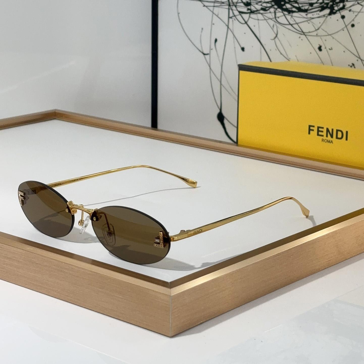 Fendi FE4075US Sunglasses - DesignerGu