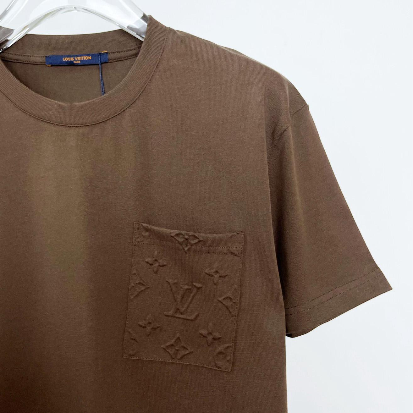 Louis Vuitton Signature 3D Pocket Monogram T-Shirt    - DesignerGu