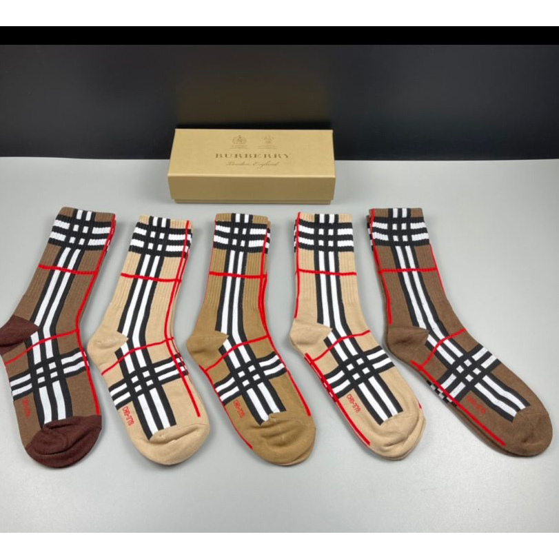 Burberry Socks/Box - DesignerGu