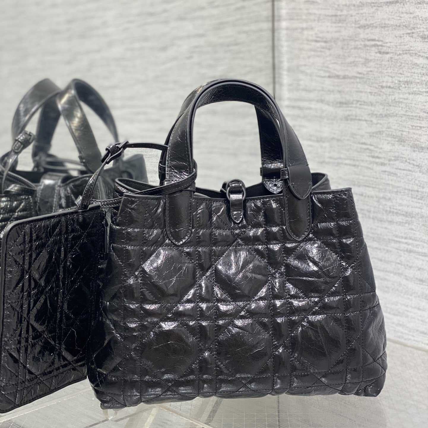 Dior Medium Dior Toujours Bag - DesignerGu