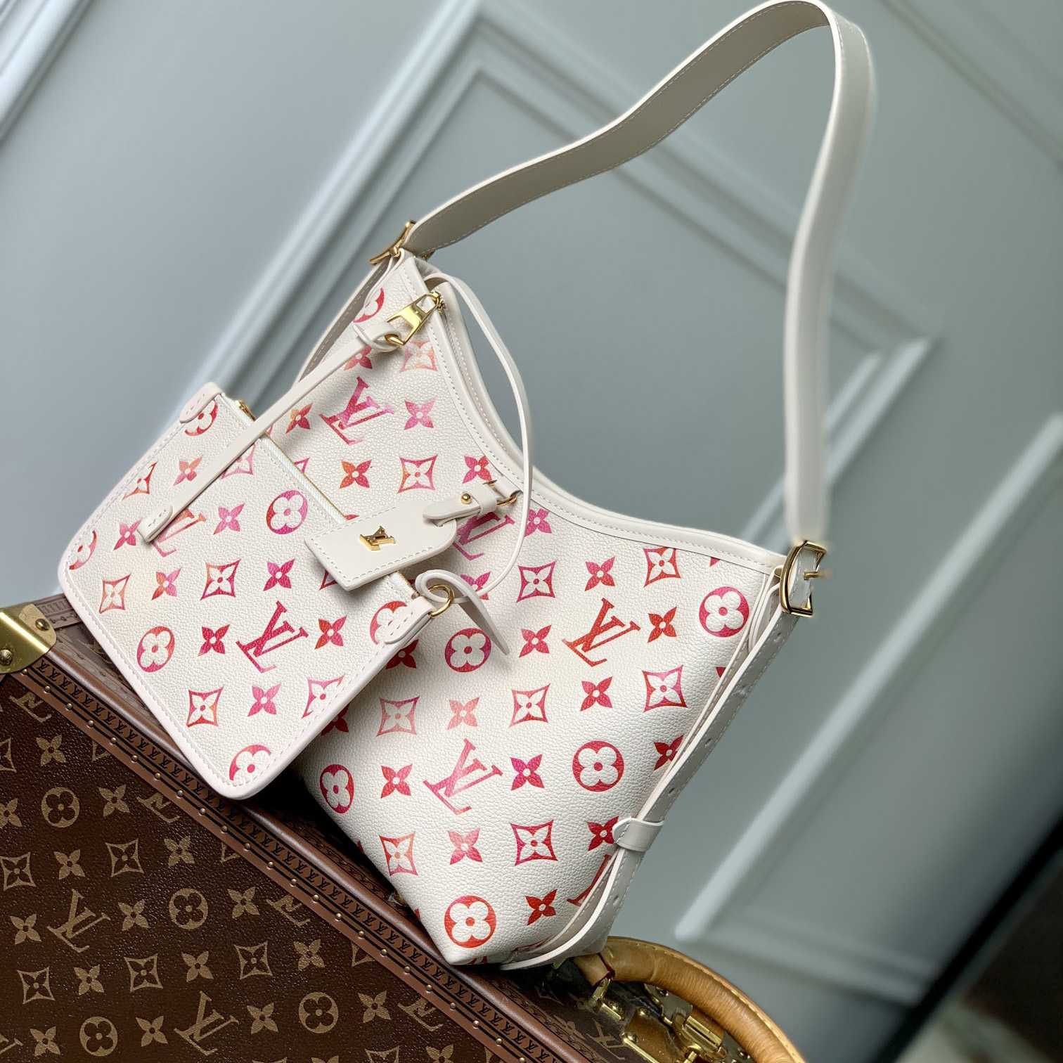 Louis Vuitton CarryAll PM   M24652 - DesignerGu