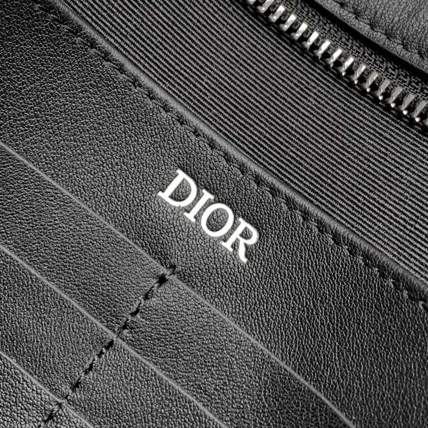 Dior A5 Triangle Pouch - DesignerGu