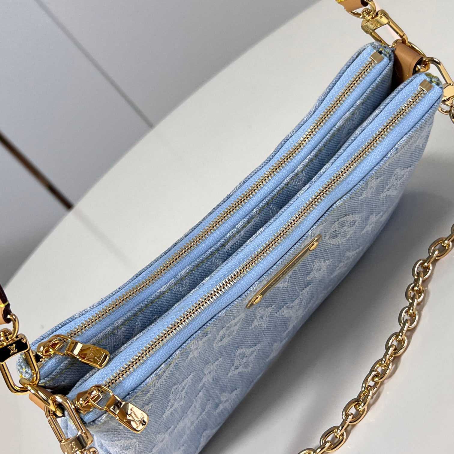 Louis Vuitton Liv Pochette  M83532 - DesignerGu