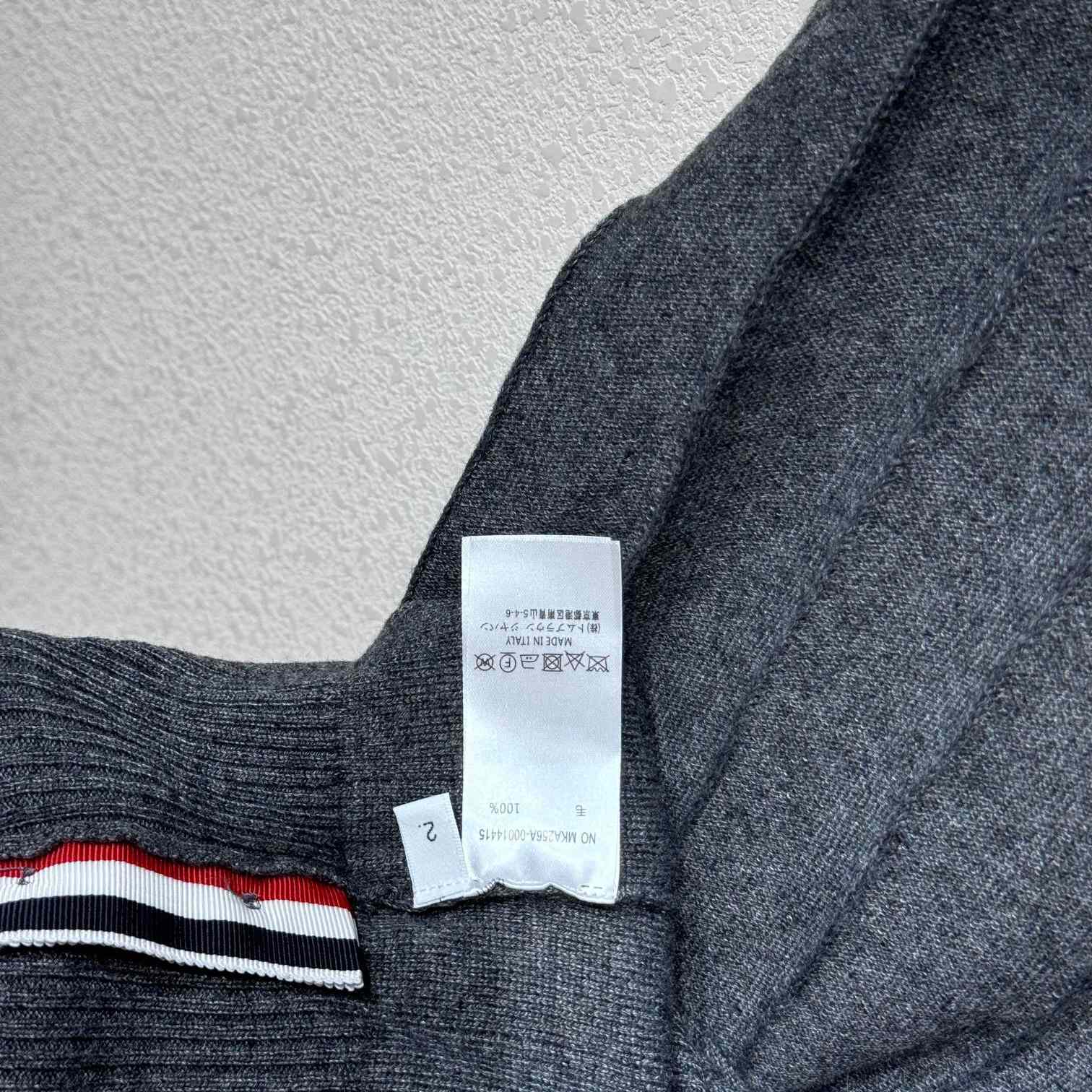 Thom Browne RWB striped V-neck cardigan - DesignerGu