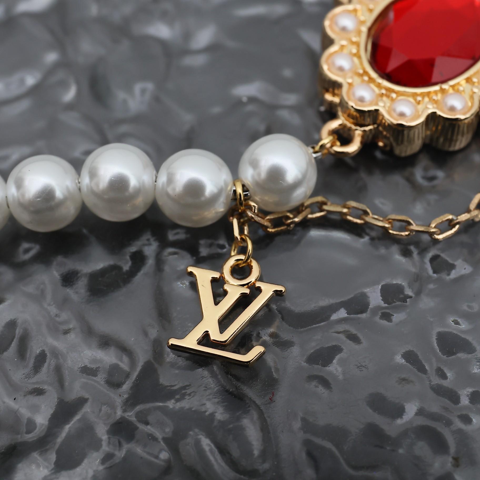 Louis Vuitton LV Dynasty Necklace   M01747 - DesignerGu