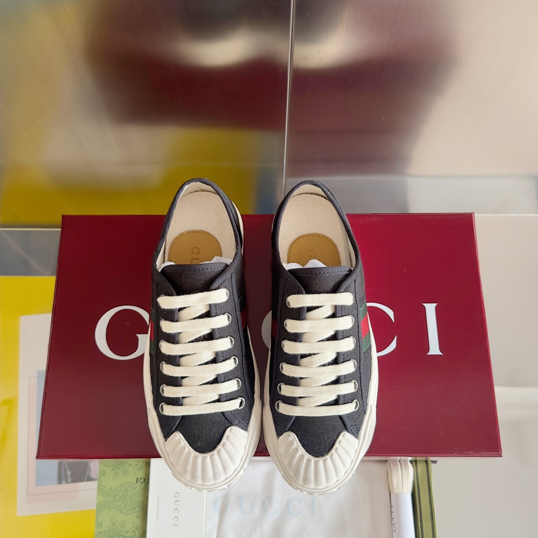 Gucci Sneaker With Web - DesignerGu