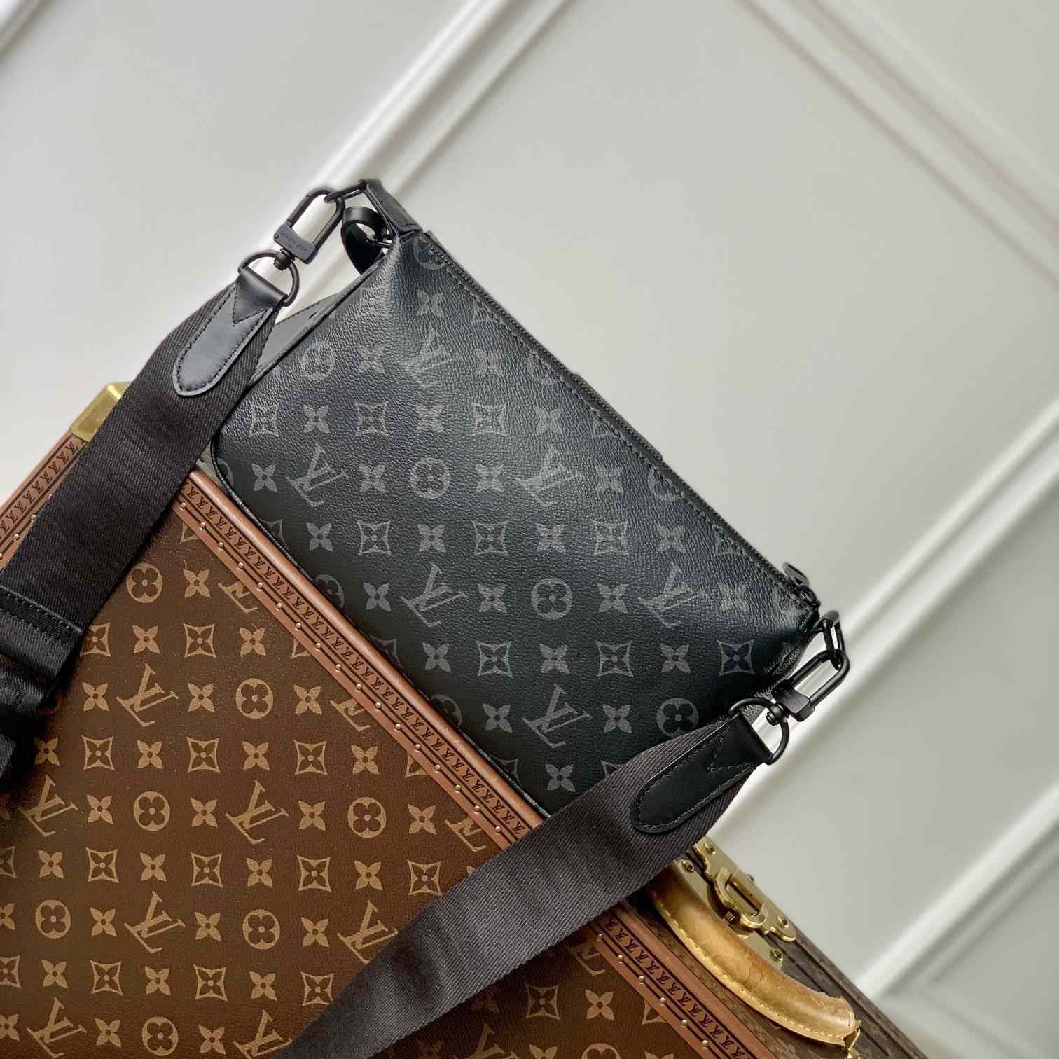 Louis Vuitton Pochette Accessoire XL   M11741 - DesignerGu