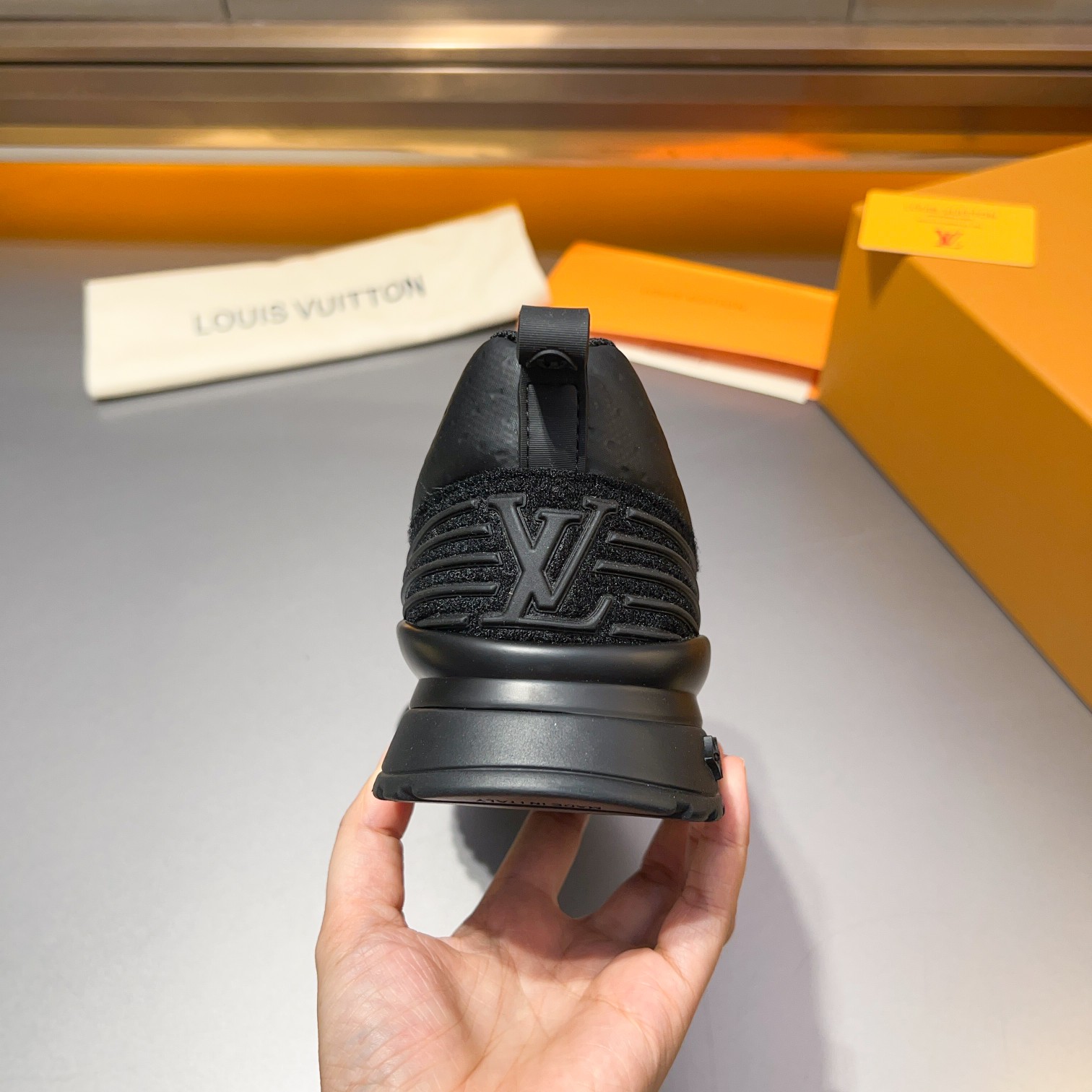 Louis Vuitton VNR Sneaker   - DesignerGu