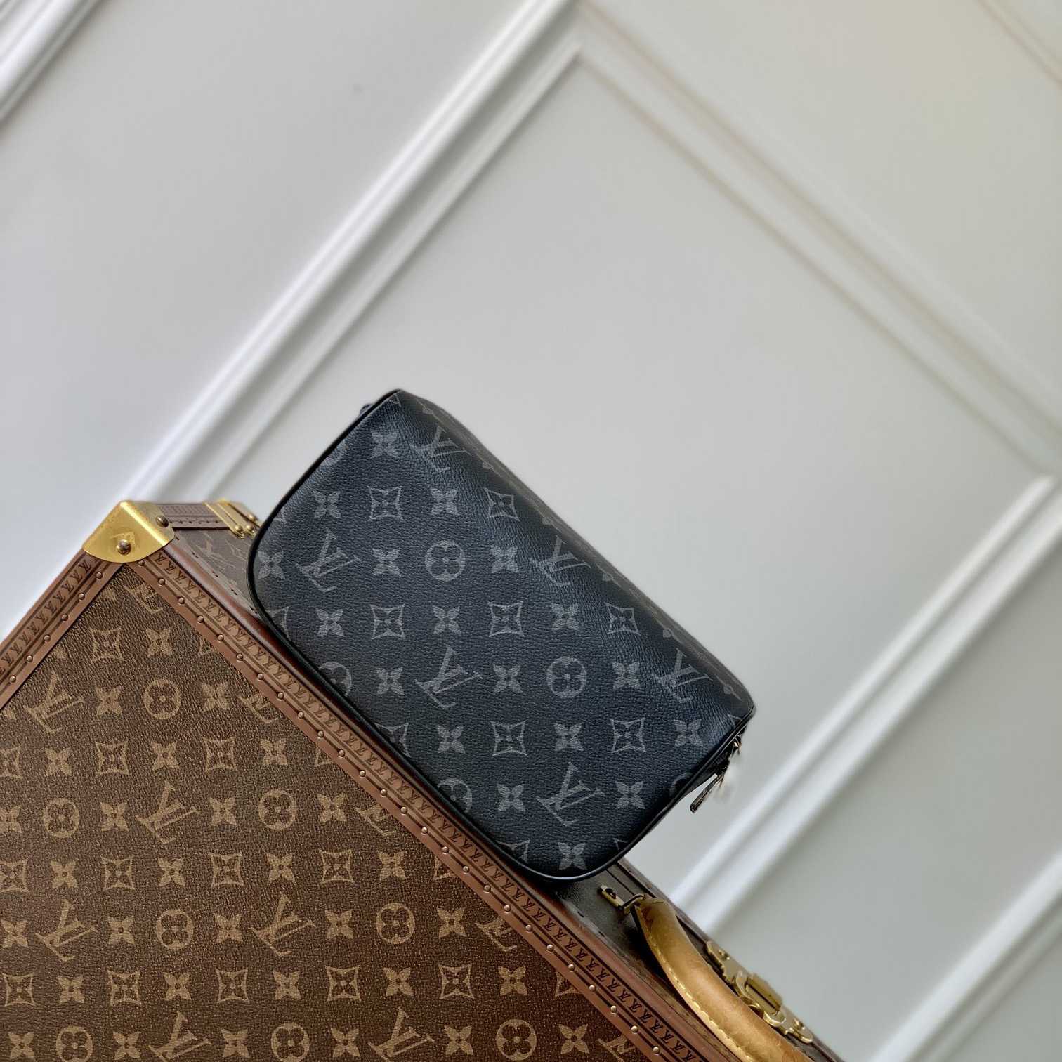 Louis Vuitton Toiletry Bag   M11508 - DesignerGu