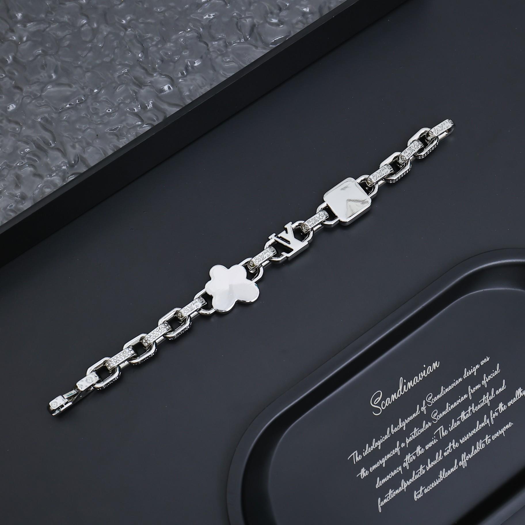 Louis Vuitton Paradise Stone Bracelet   M1594M - DesignerGu