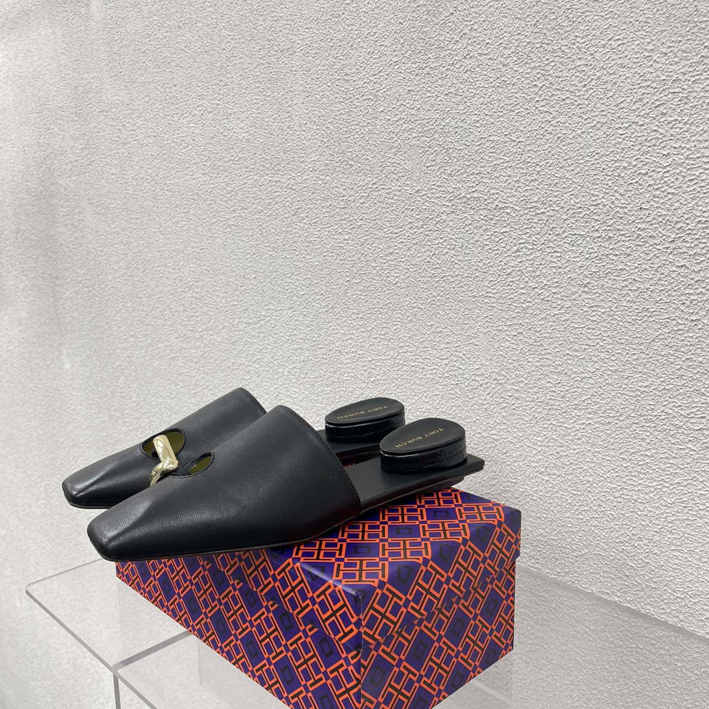 Tory Burch Pierced Mule - DesignerGu