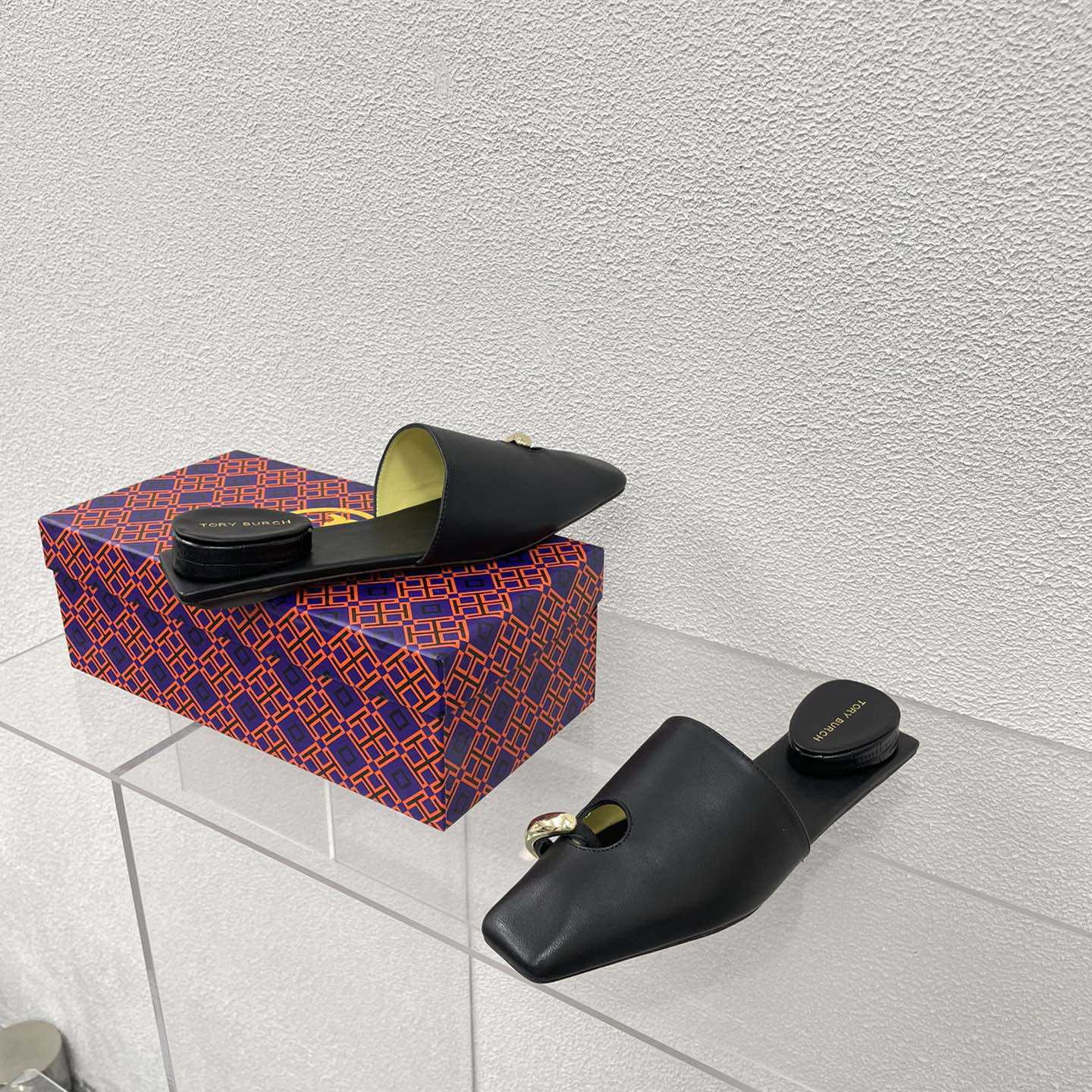 Tory Burch Pierced Mule - DesignerGu