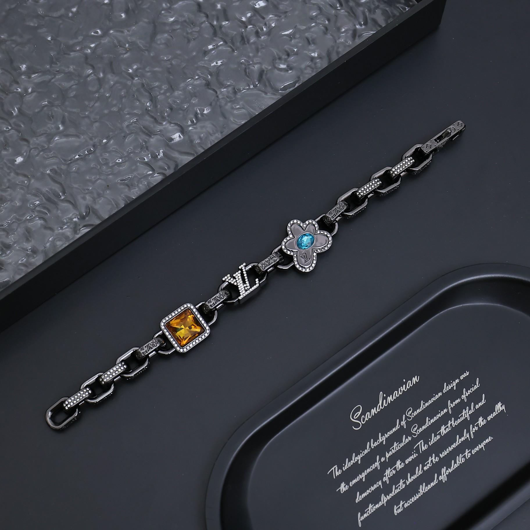 Louis Vuitton Paradise Stone Bracelet   M1594M - DesignerGu