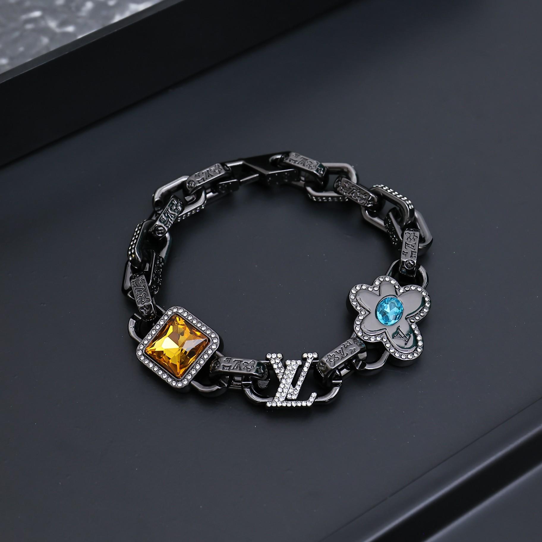 Louis Vuitton Paradise Stone Bracelet   M1594M - DesignerGu