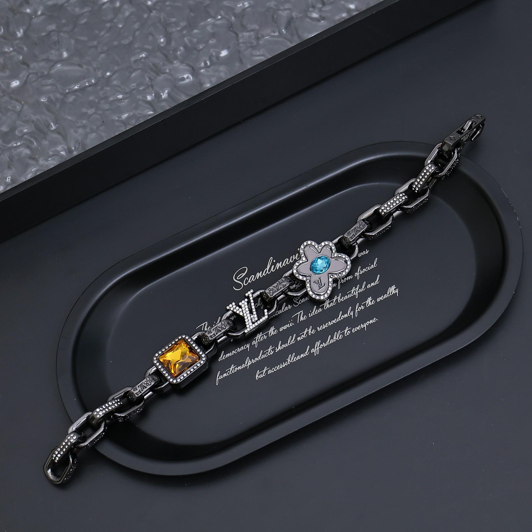 Louis Vuitton Paradise Stone Bracelet   M1594M - DesignerGu