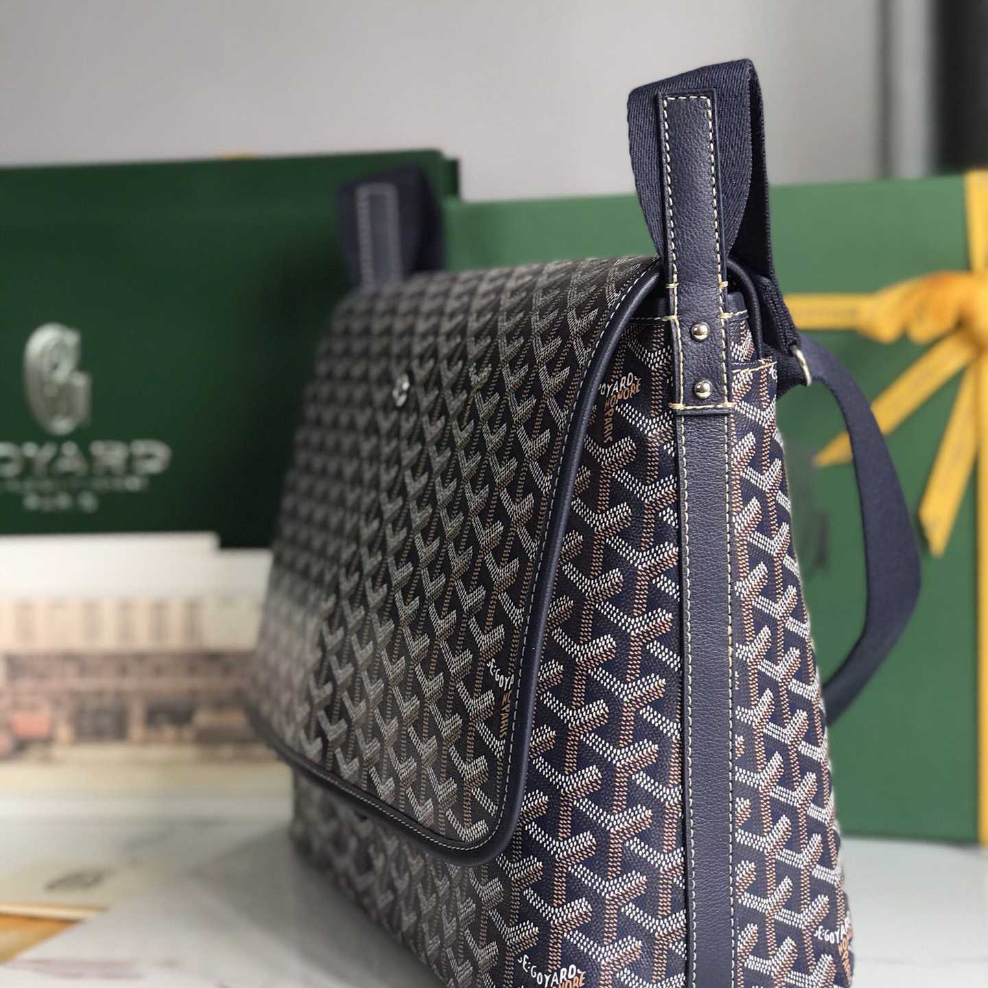 Goyard Messenger Bag - DesignerGu