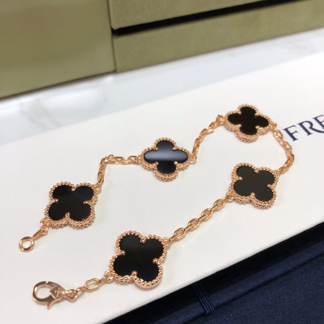 Van Cleef & Arpels Bracelet - DesignerGu