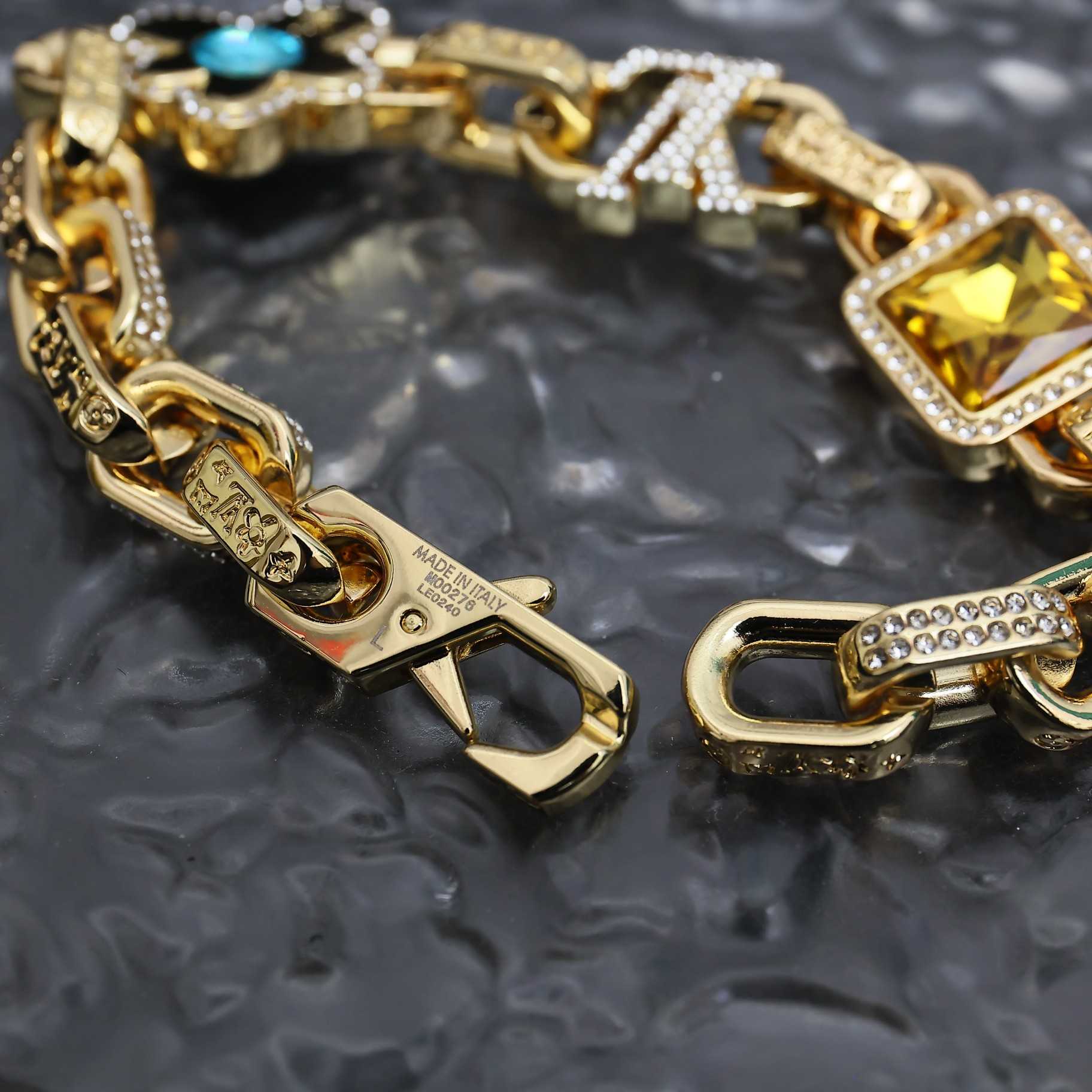 Louis Vuitton Paradise Stone Bracelet   M1594M - DesignerGu