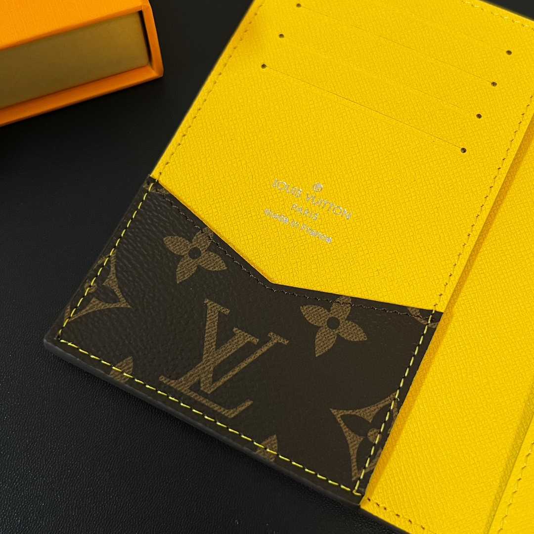 Louis Vuitton Passport Cover   M82864 - DesignerGu