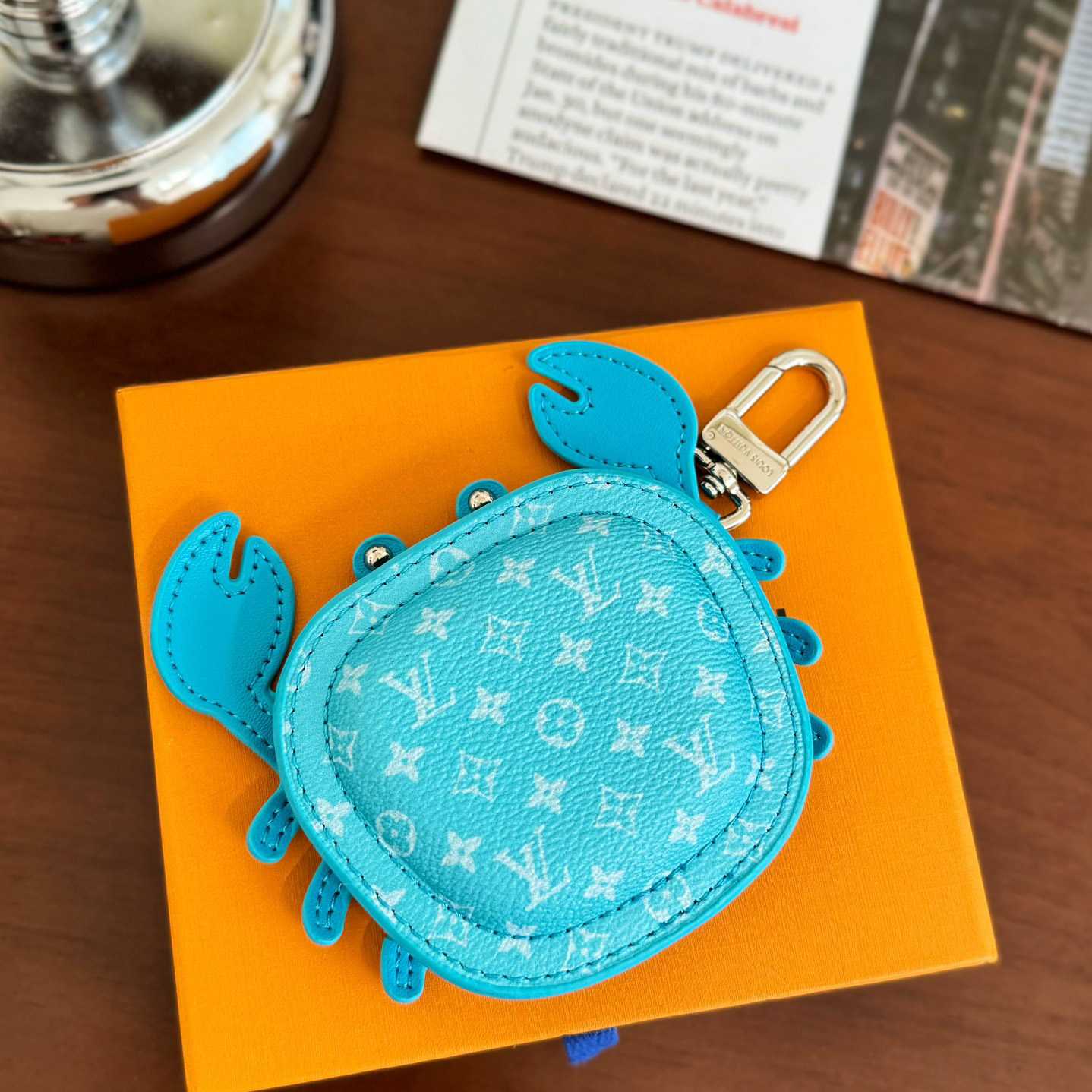 Louis Vuitton LV Crab Bag Charm   M01930 - DesignerGu