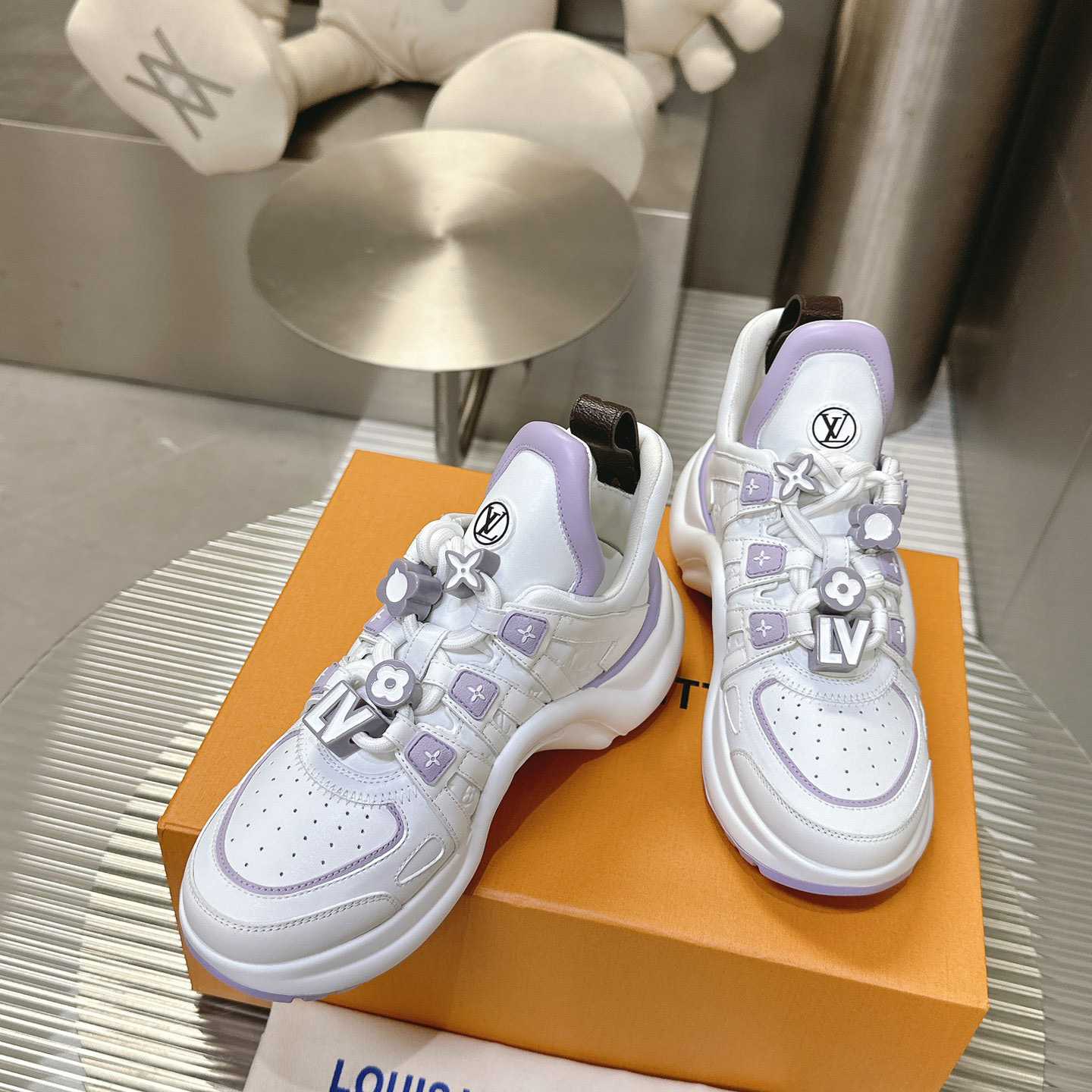 Louis Vuitton LV Archlight Sneaker   1AD296 - DesignerGu