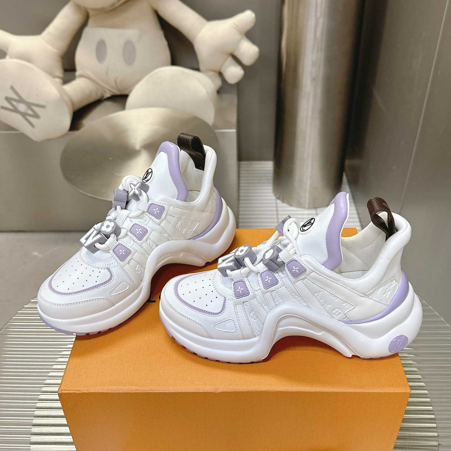 Louis Vuitton LV Archlight Sneaker   1AD296 - DesignerGu