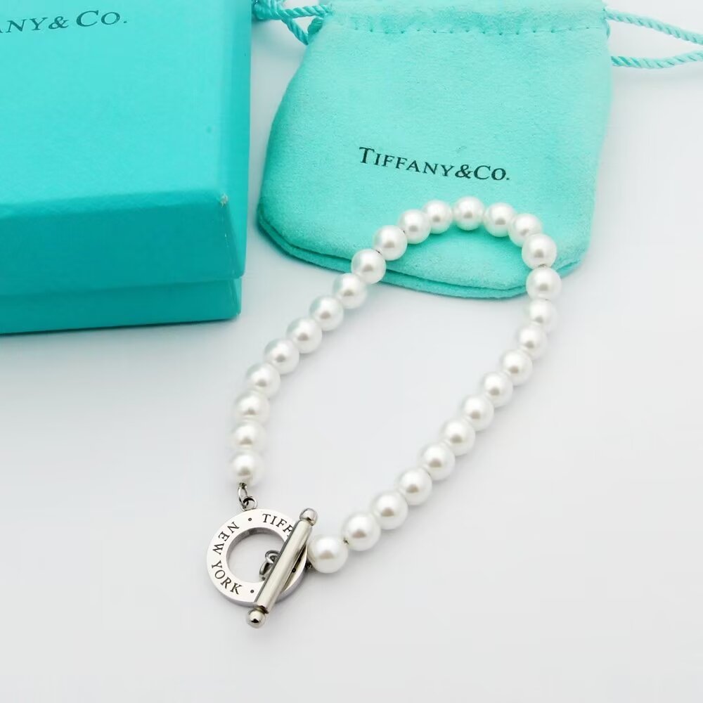 Tiffany & Co. Freshwater Pearl Toggle Bracelet - DesignerGu