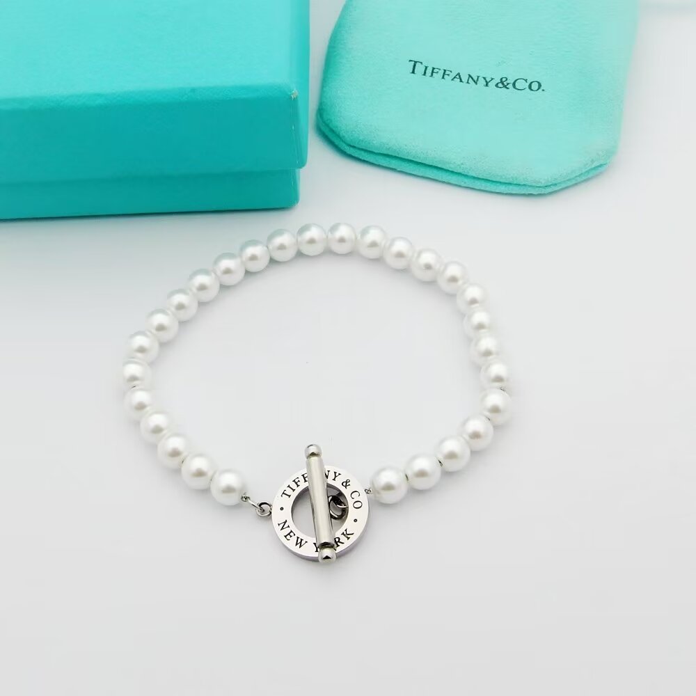 Tiffany & Co. Freshwater Pearl Toggle Bracelet - DesignerGu