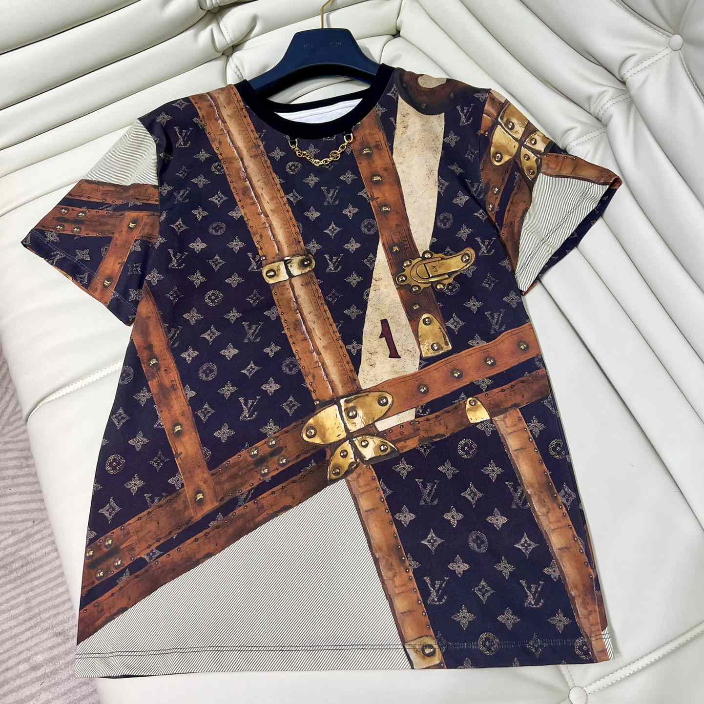 Louis Vuitton LV Trunk T-Shirt    1AGGLD - DesignerGu