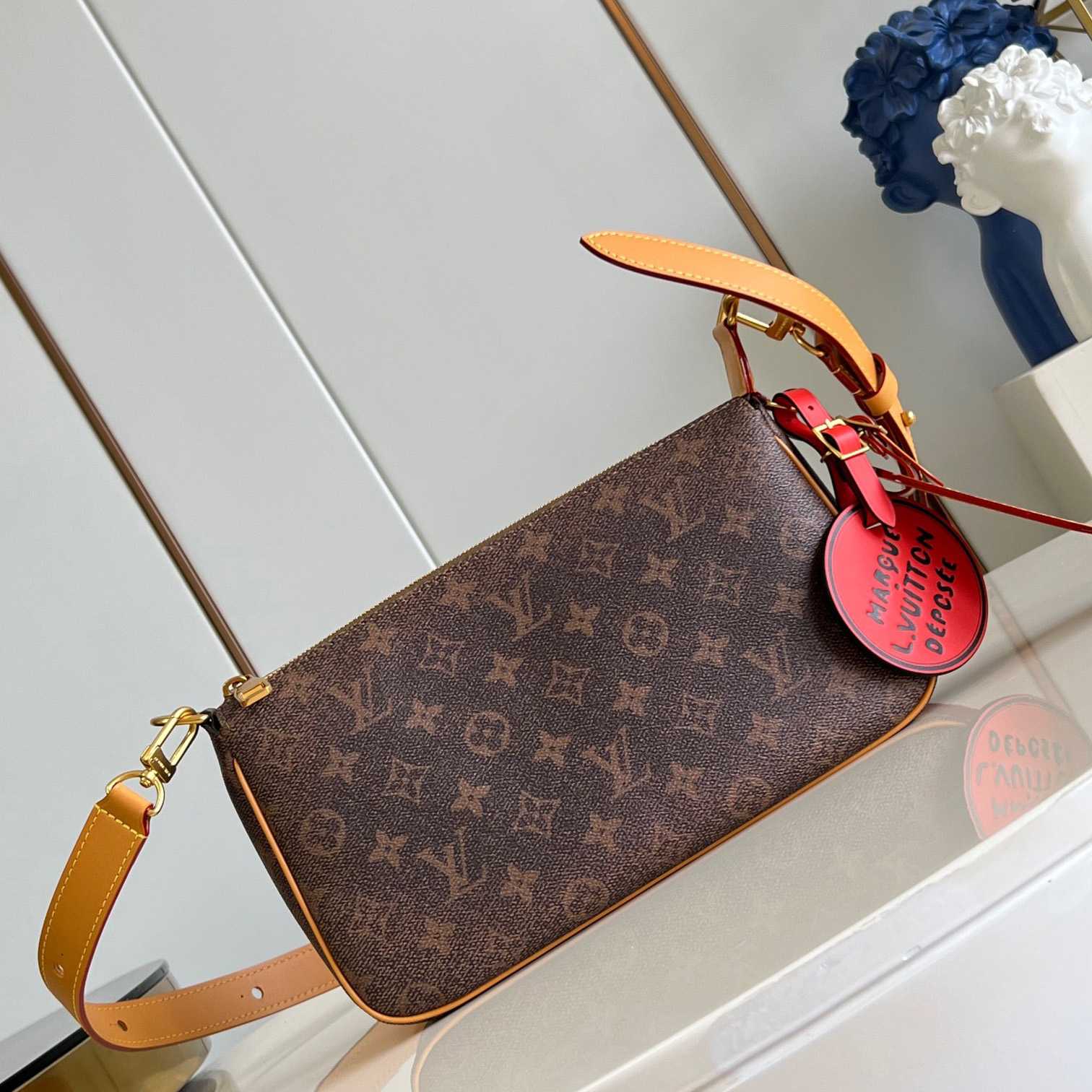 Louis Vuitton Pochette Accessoire XL   M11623 - DesignerGu