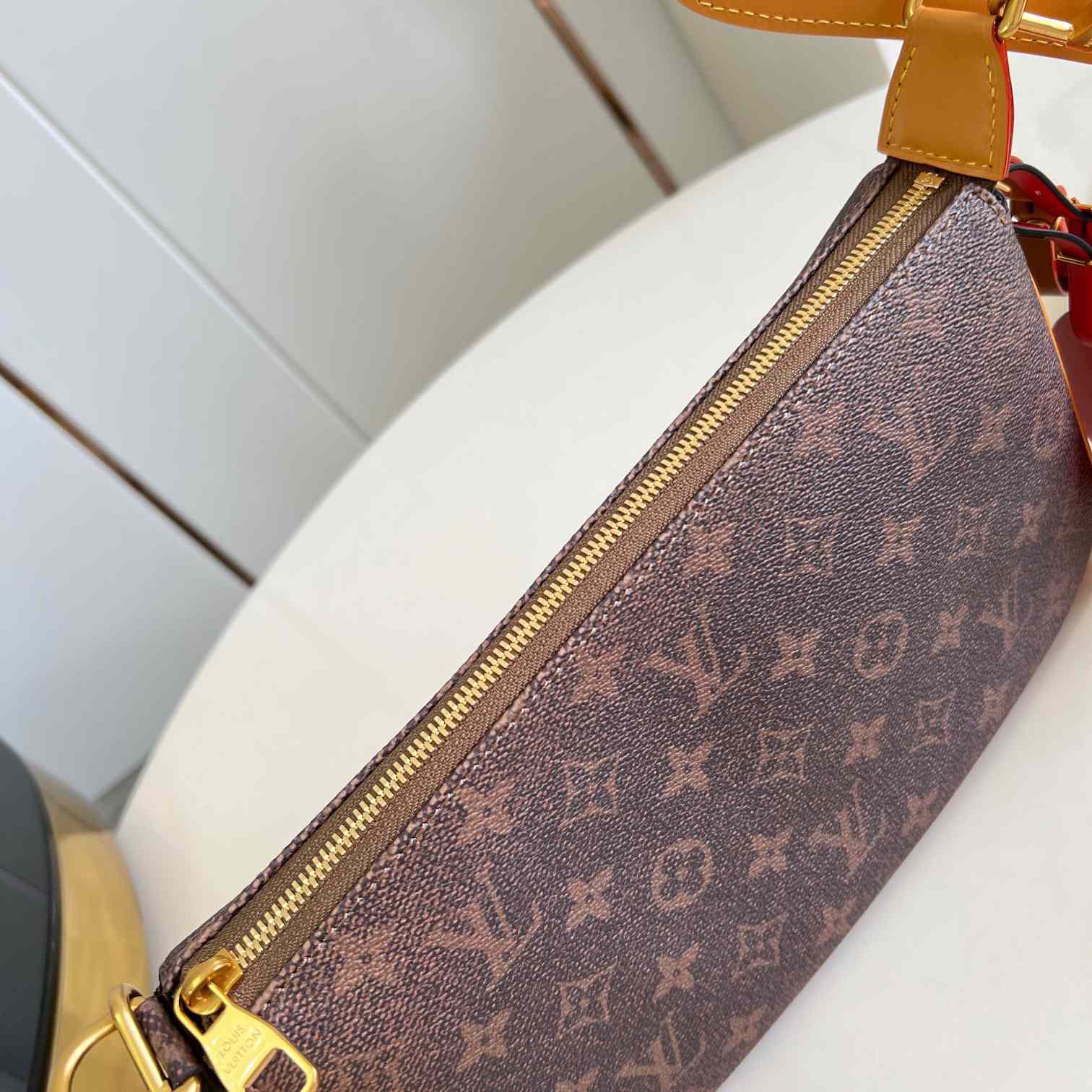 Louis Vuitton Pochette Accessoire XL   M11623 - DesignerGu