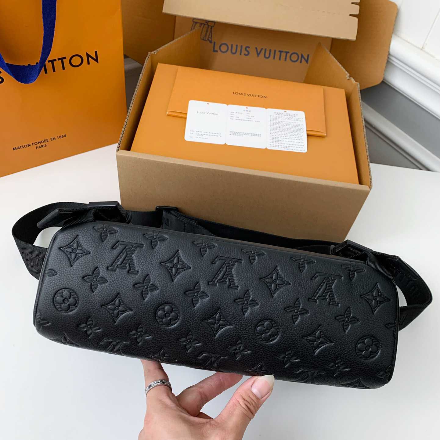 Louis Vuitton Messenger Voyager PM   M25121 - DesignerGu