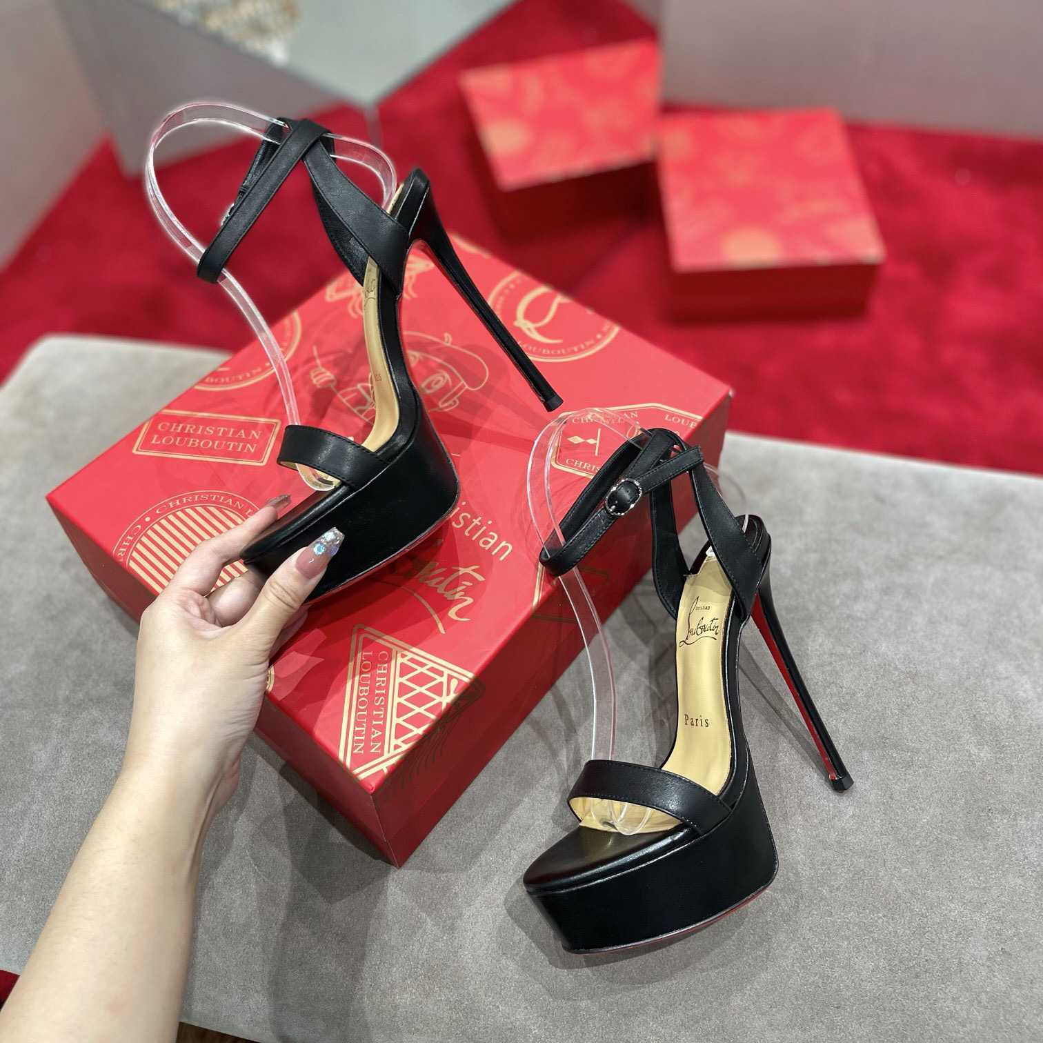 Christian Louboutin Loubi Queen Alta 150 Leather Platform Sandals - DesignerGu