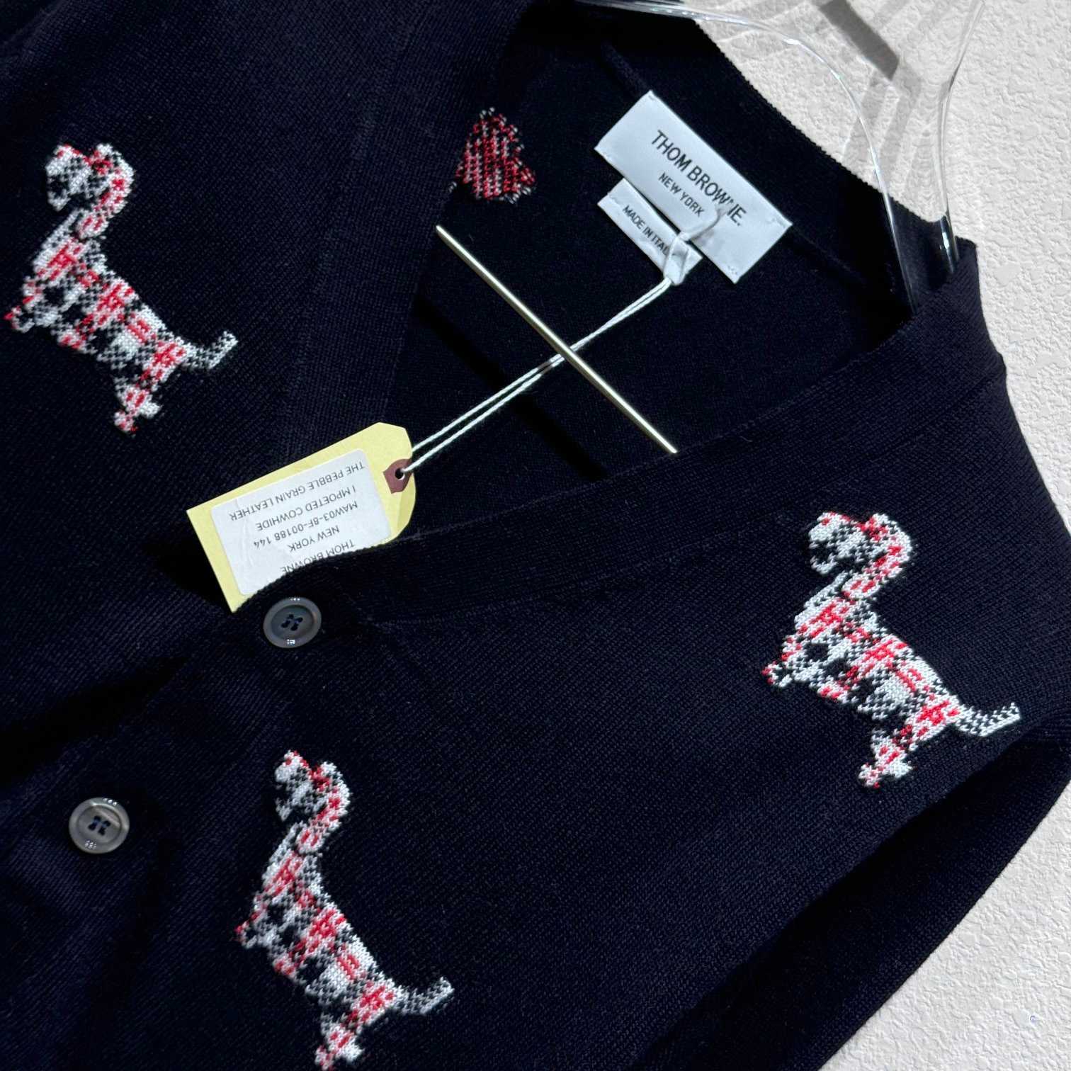 Thom Browne Wool 4-Bar V-Neck Hector  - DesignerGu