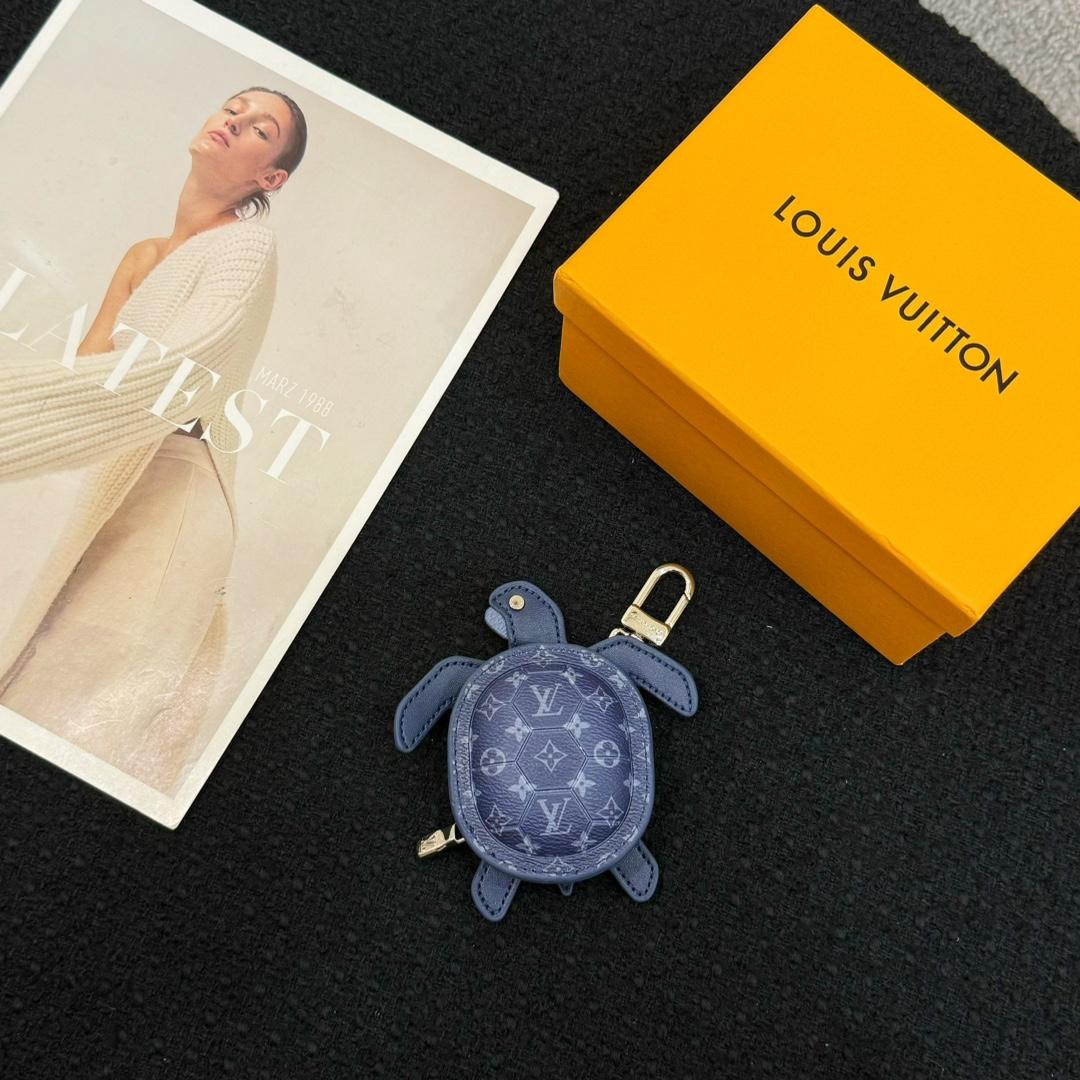 Louis Vuitton LV Turtle Pouch Bag Charm  M02047 - DesignerGu