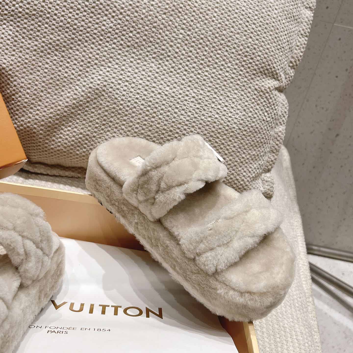 Louis Vuitton LV Sunset Platform Comfort Mule   1ACTVM - DesignerGu