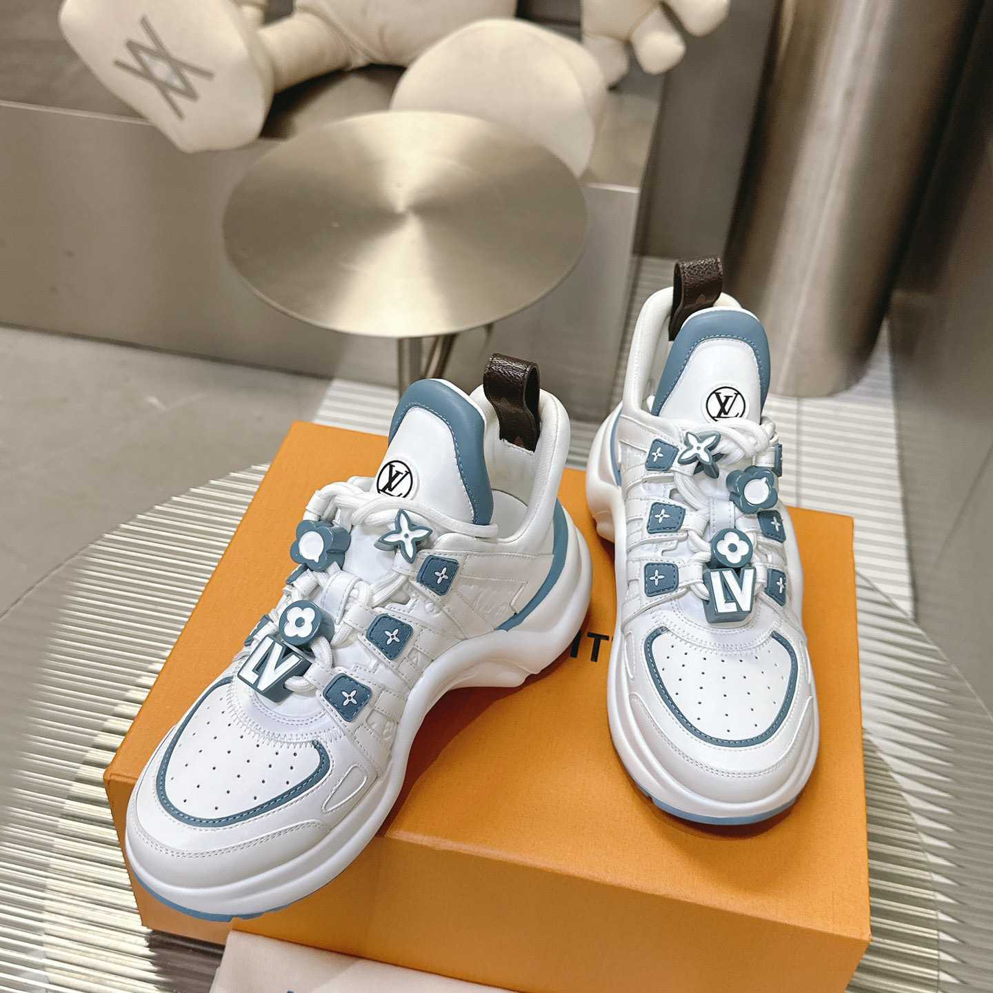 Louis Vuitton LV Archlight Sneaker   1AD28Q - DesignerGu