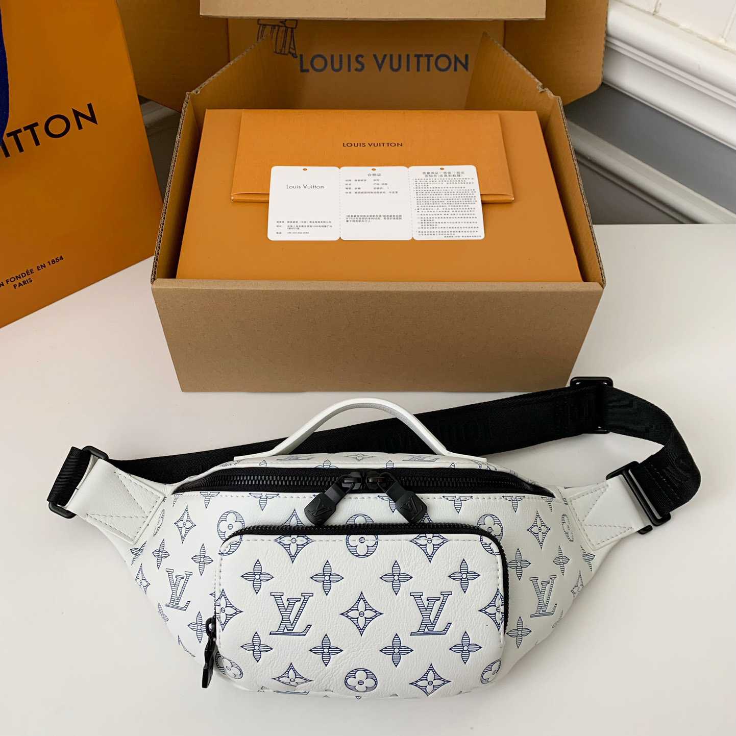 Louis Vuitton Rush Bumbag  M25227 - DesignerGu