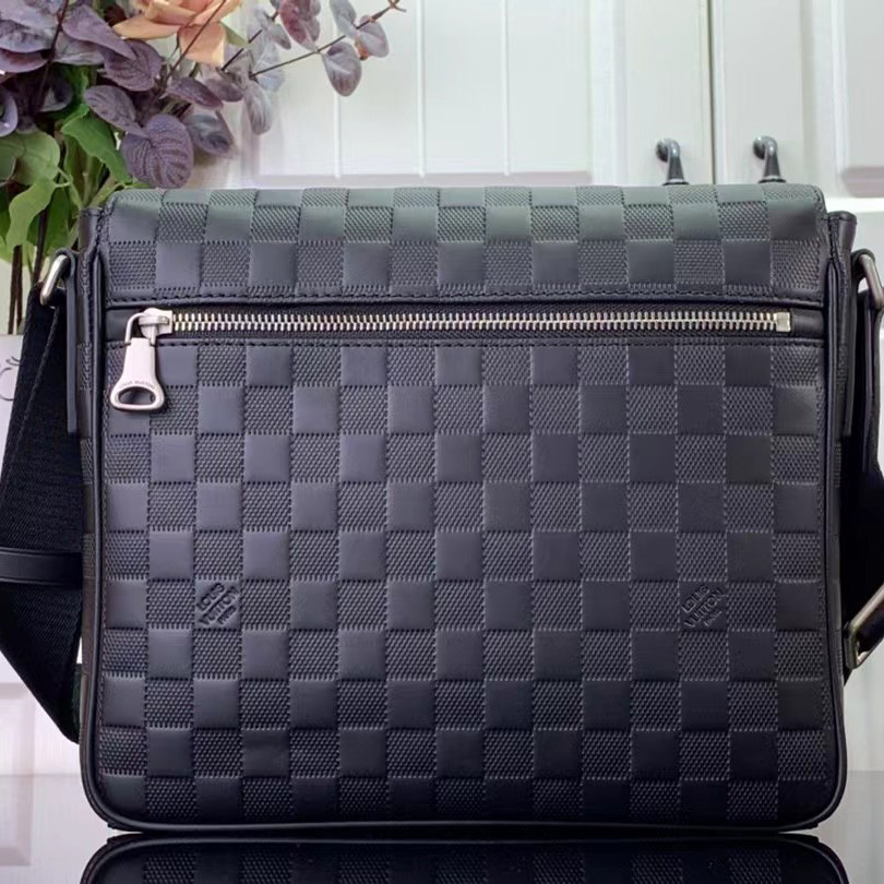 Louis Vuitton  District Damier Infini PM Cosmos (29 x 23 x 6 cm) - DesignerGu