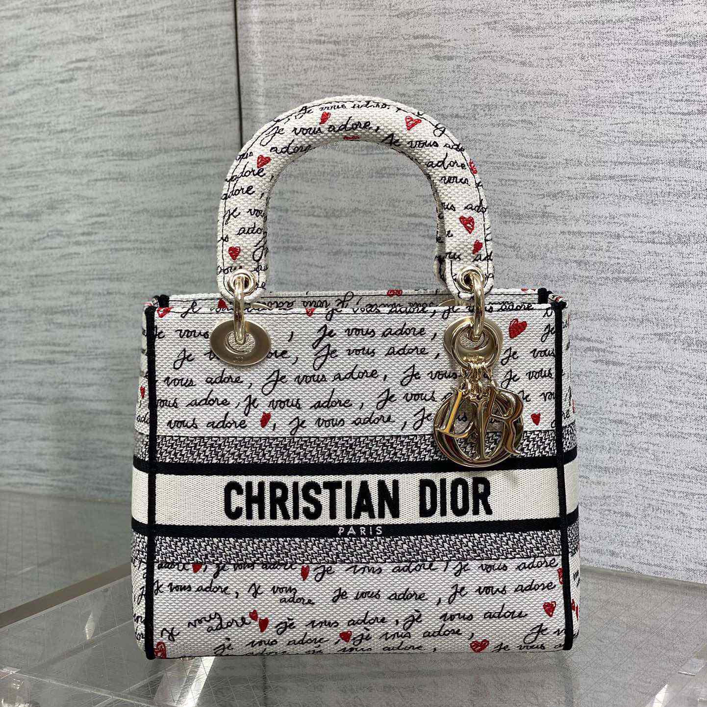 Dior Dioramour Medium Lady D-Lite Bag - DesignerGu