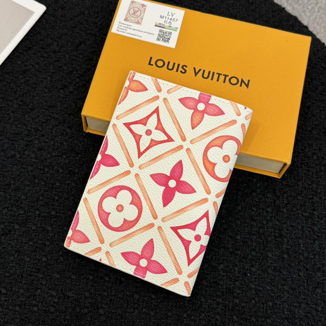 Louis Vuitton Passport Cover   M11457 - DesignerGu