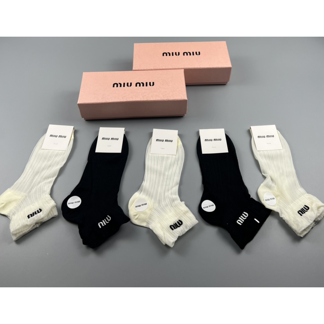 Miu Miu Socks /Box - DesignerGu