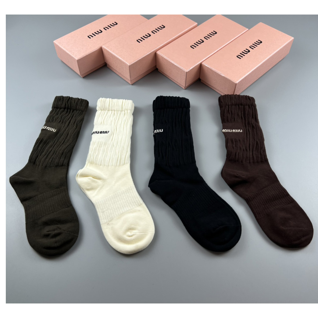 Miu Miu Socks /Box - DesignerGu