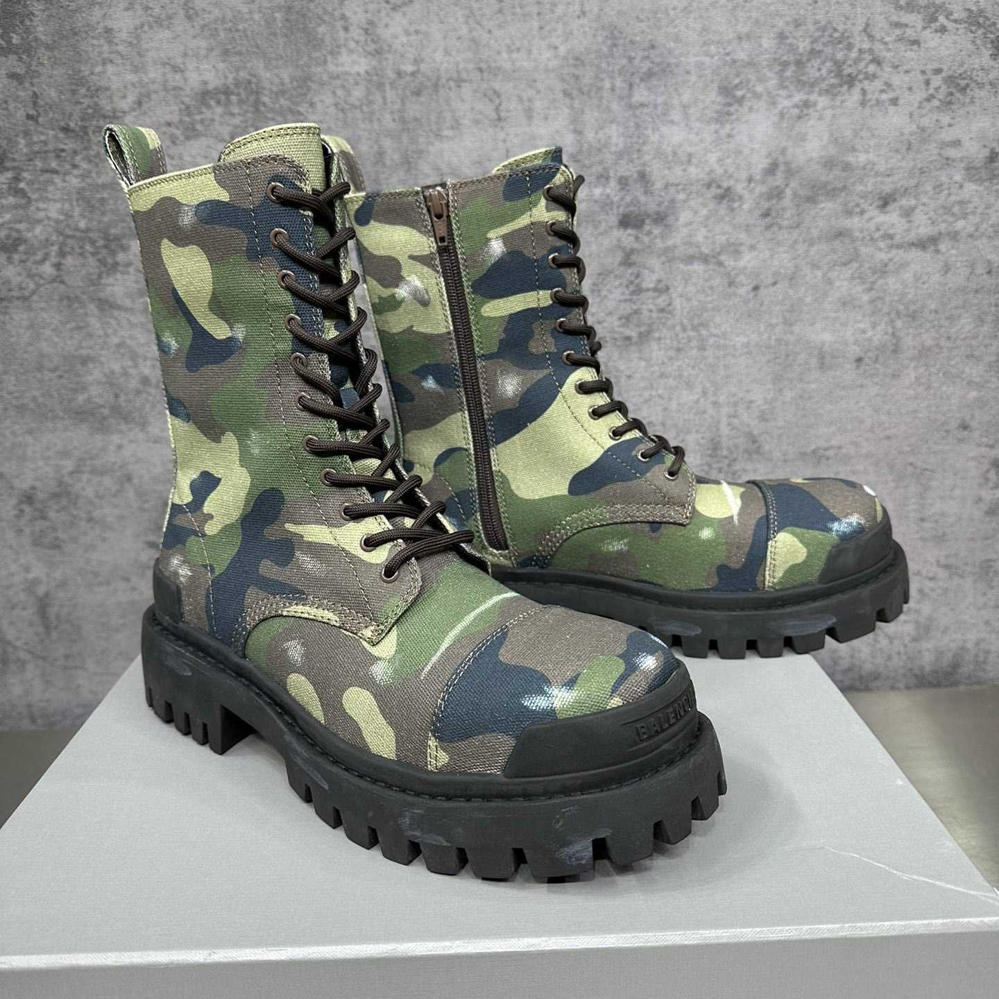 Balenciaga Strike 20mm Boot In Dark Green Camo Print On Canvas - DesignerGu