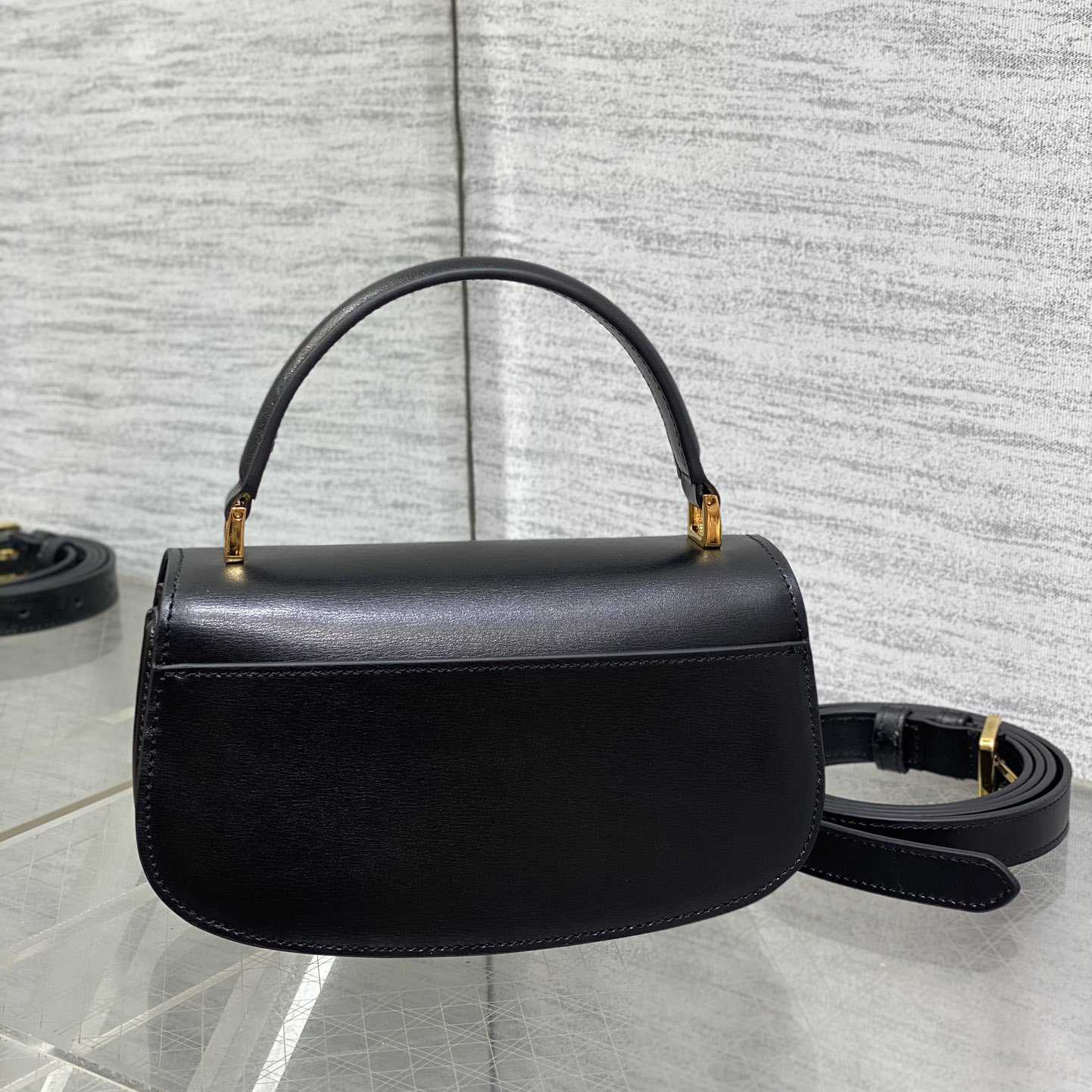 Dior Small 30 Montaigne Avenue Top Handle Bag - DesignerGu