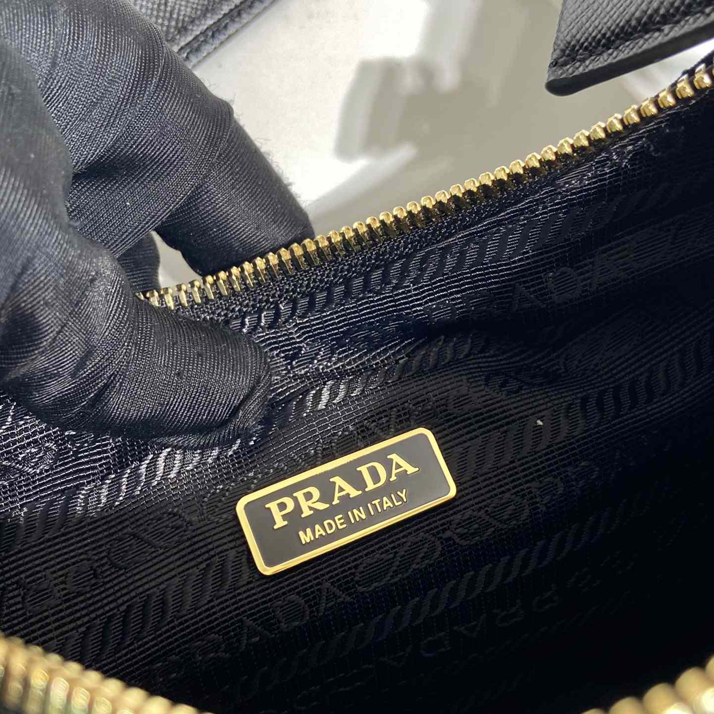 Prada Re-Edition 1995 Chaîne Re-Nylon Mini-bag - DesignerGu